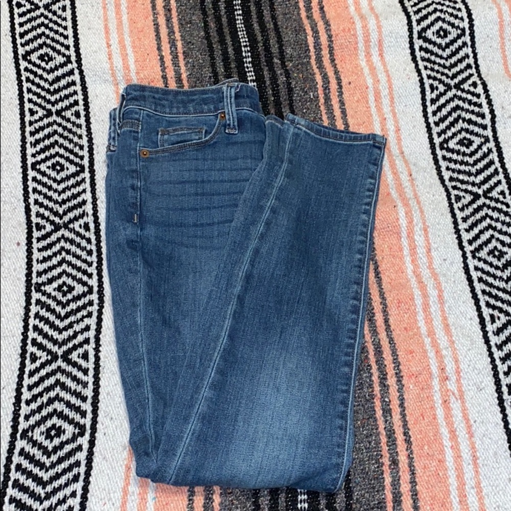 Skinny jeans ( very stretchy )